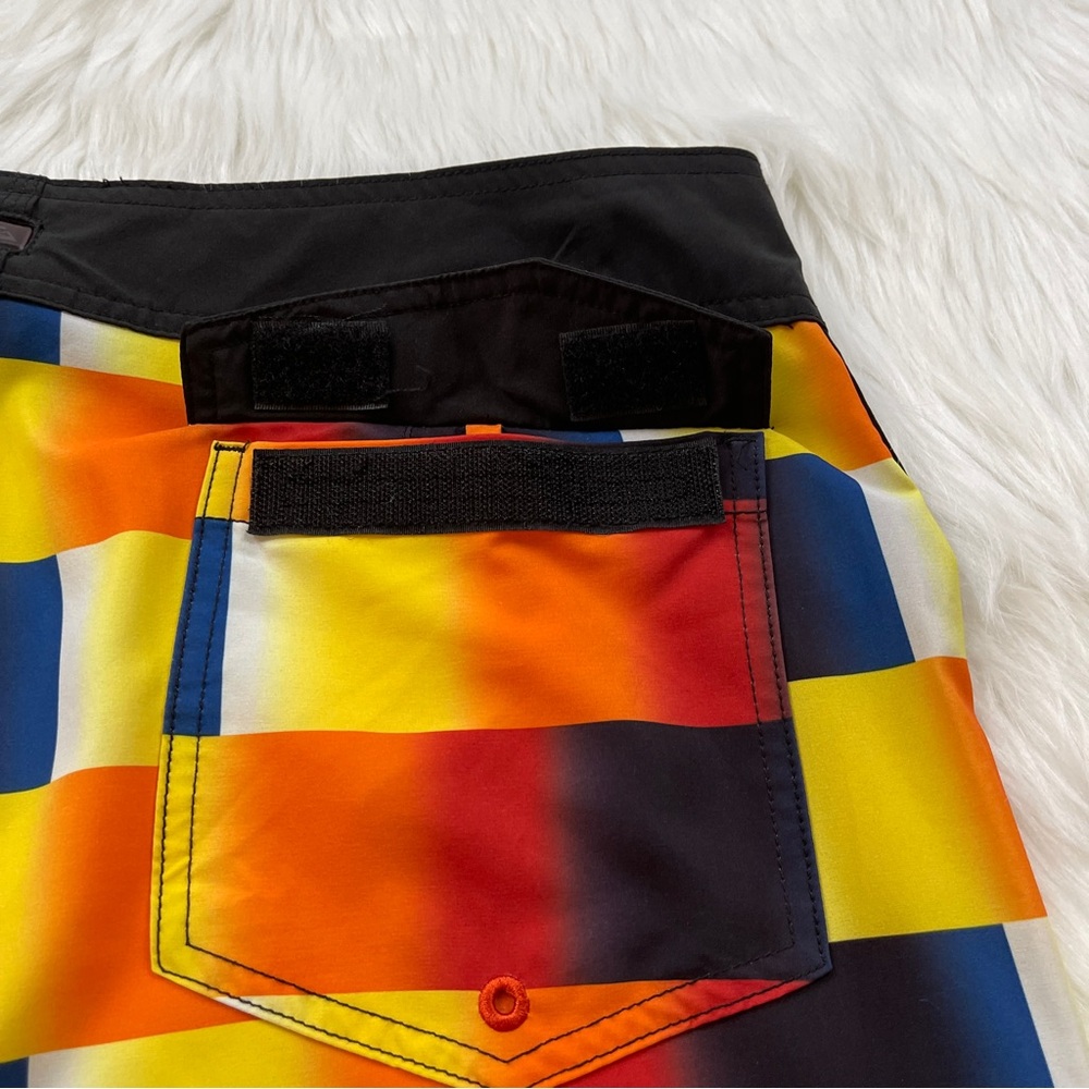 Quiksilver Checkered Board Shorts Men’s Size 36 - Picture 6 of 12